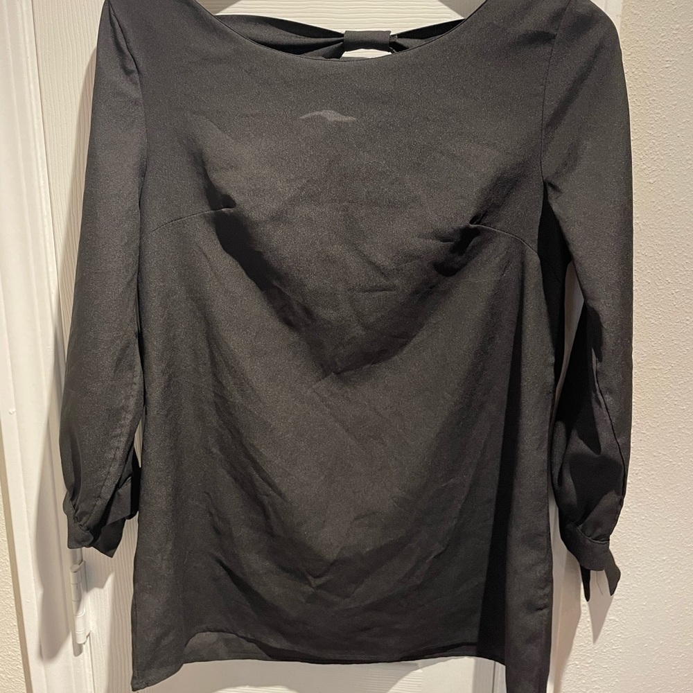 Professional top with bow back